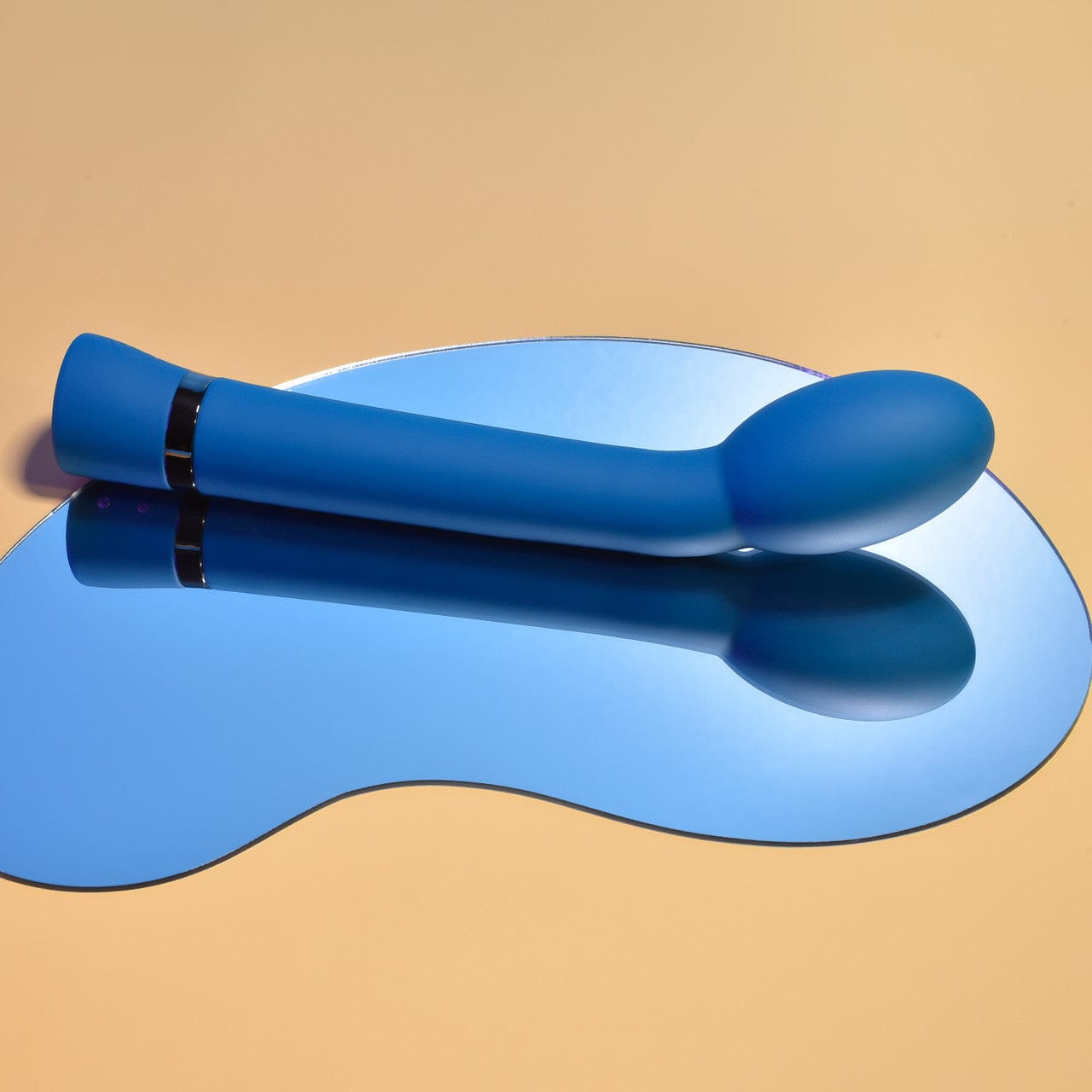 Playboy Premium On - The - Spot G - Spot Sexual Vibrator for Intense Pleasure