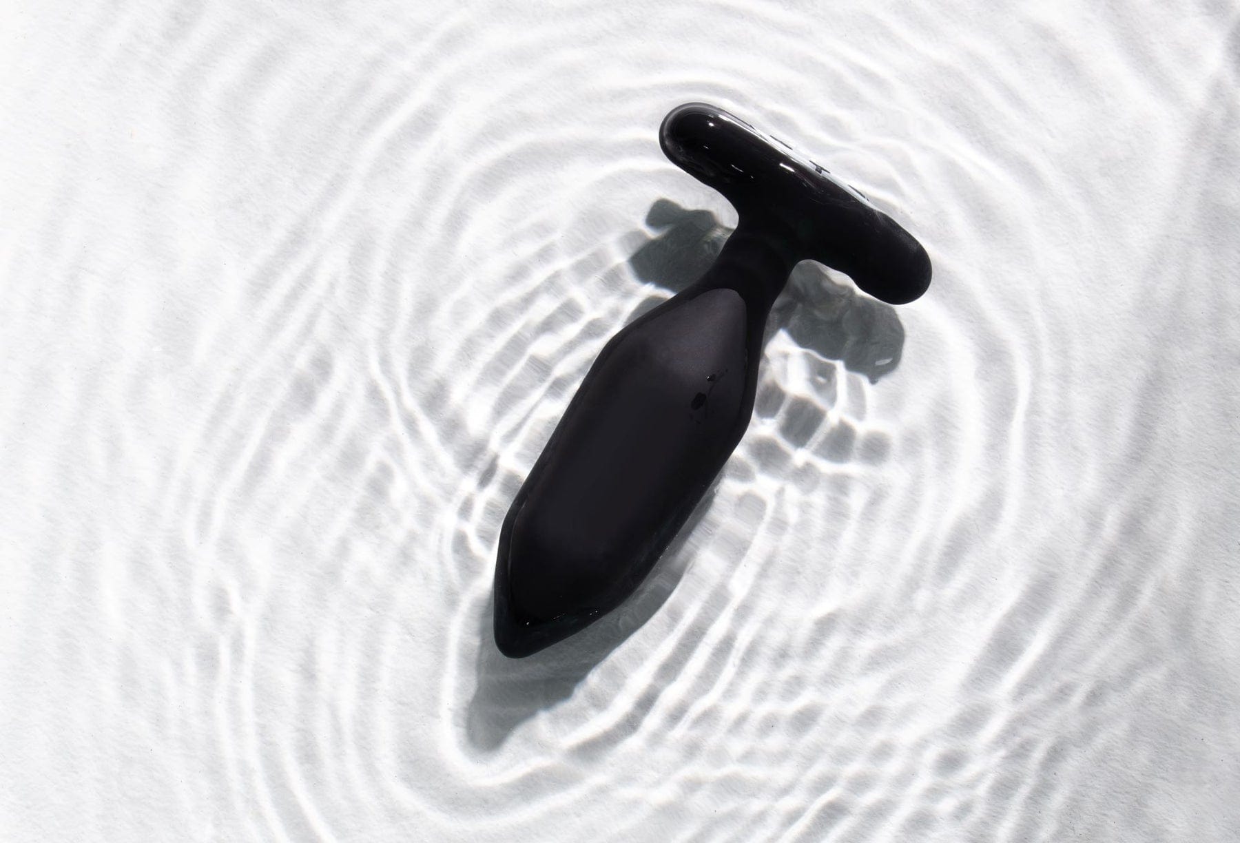 Je Joue Luxury Onyx-Inspired Vibrating Butt Plug for Exquisite Pleasure