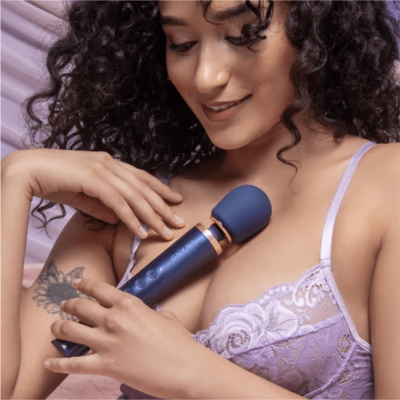 Le Wand Petite: Compact, Rechargeable Massager with Multiple Vibration Modes
