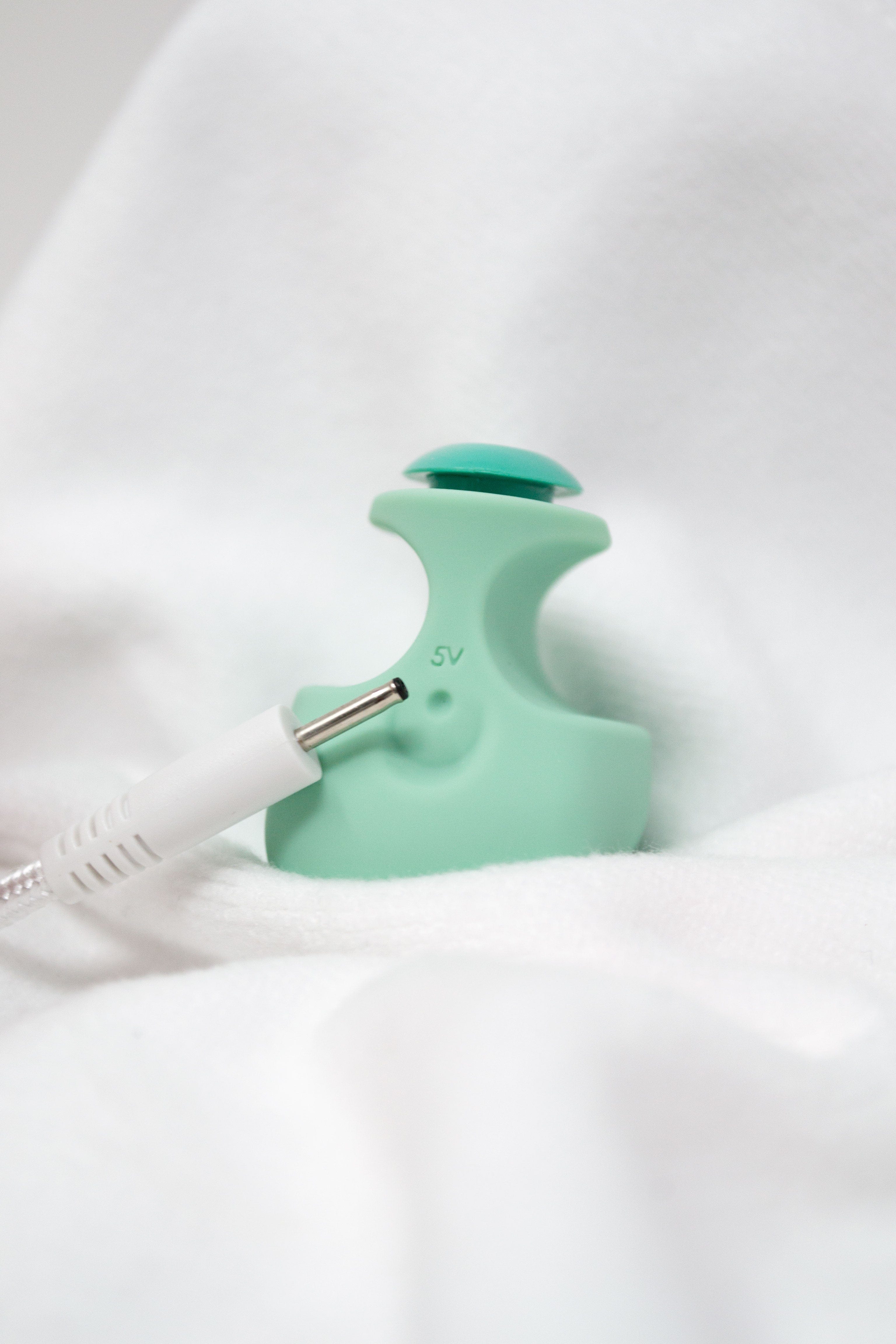 Dame Fin Discreet and Versatile Finger Vibrator for Personal Pleasure