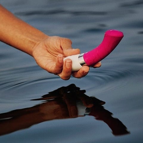 Lelo Gigi 2: Enhanced Waterproof G-spot & Clitoral Vibrator
