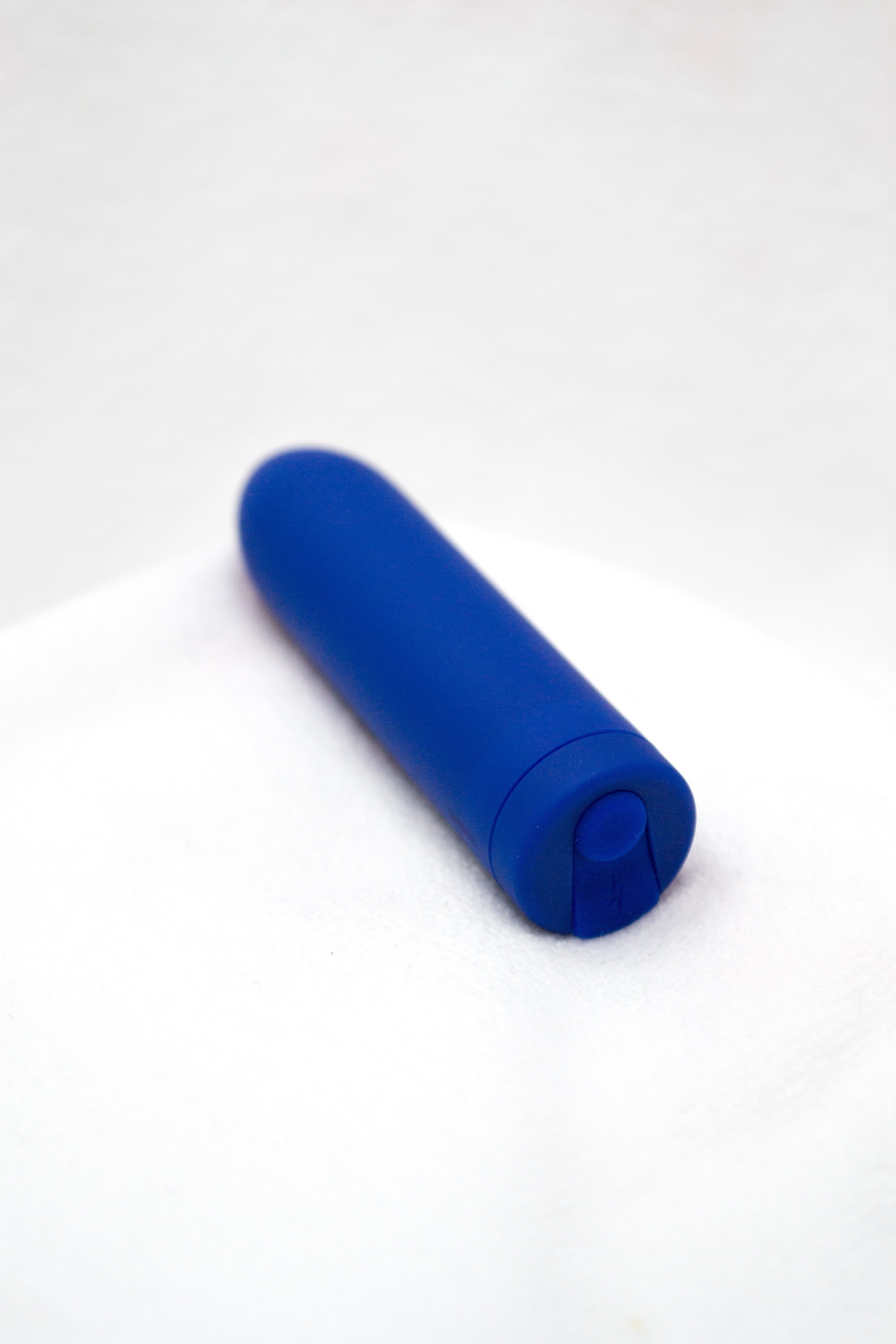 Dame Zee Rechargeable Bullet Vibrator with 3 Speeds and Water-Resistant Design