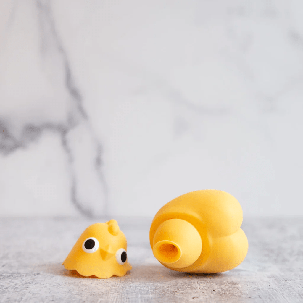 Adorable Emojibator Chickie - A Clitoral Vibrator for Exquisite Pleasure