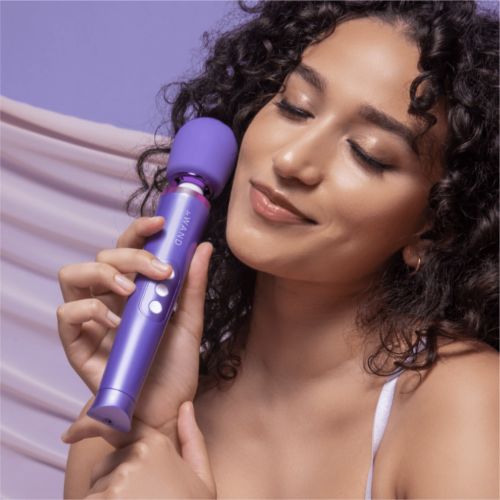 Le Wand Petite: Compact, Rechargeable Massager with Multiple Vibration Modes