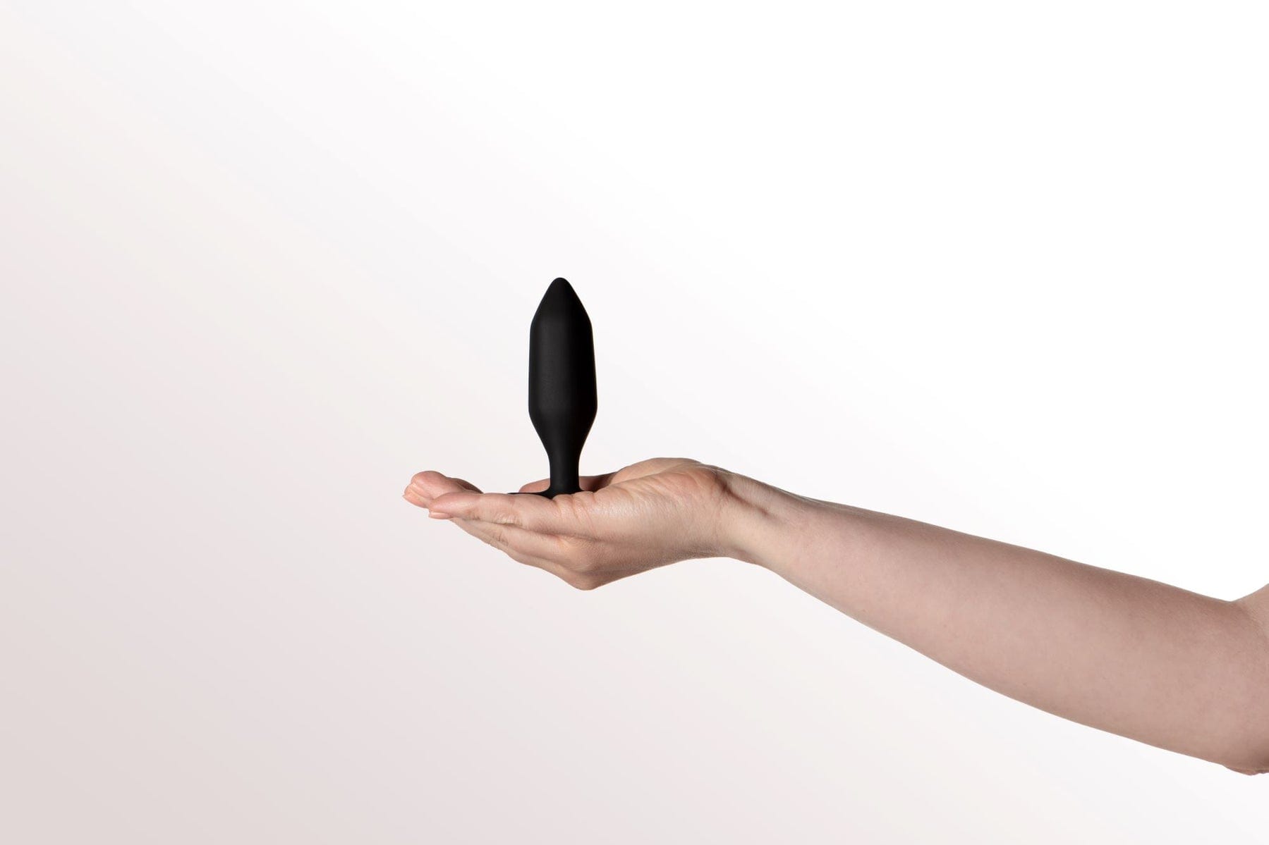Je Joue Luxury Onyx-Inspired Vibrating Butt Plug for Exquisite Pleasure