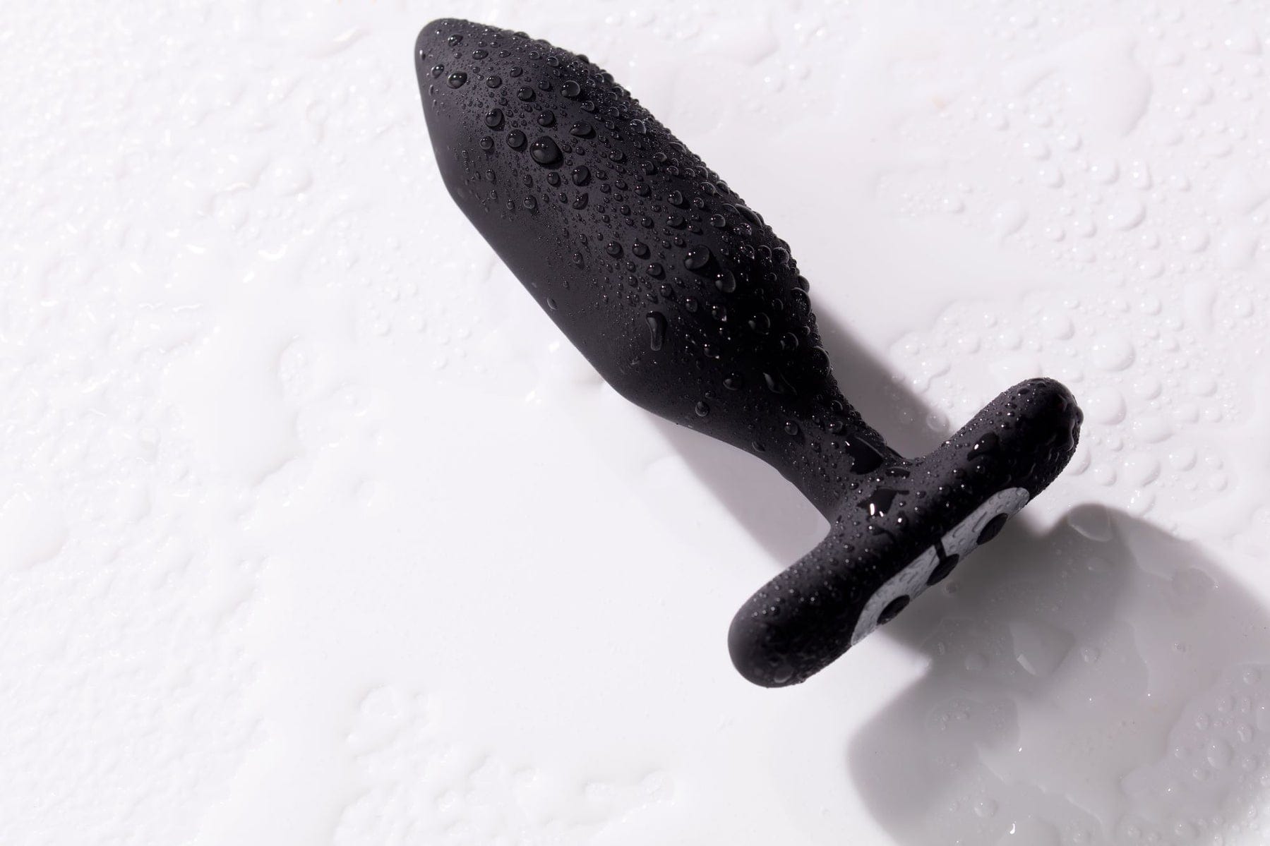 Je Joue Luxury Onyx-Inspired Vibrating Butt Plug for Exquisite Pleasure