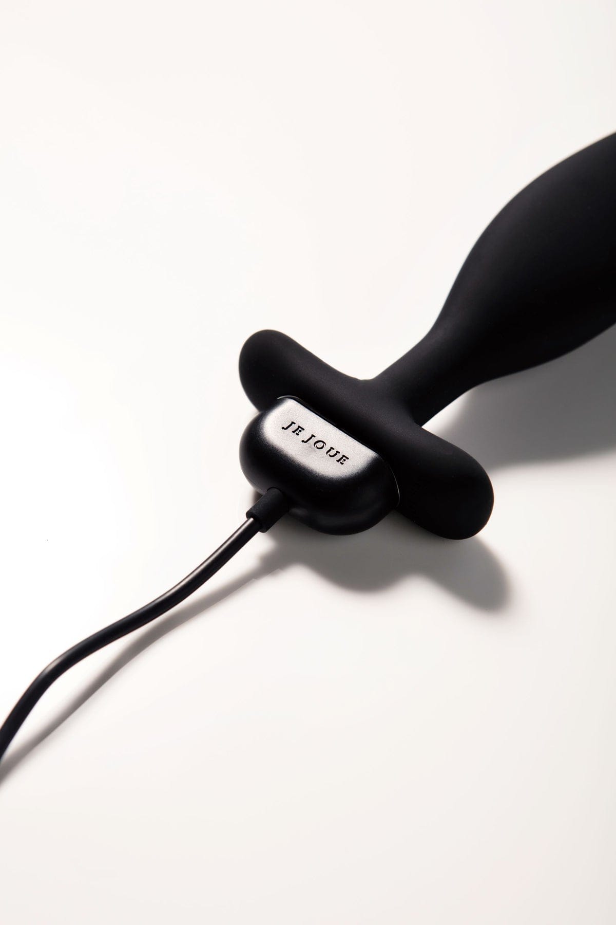 Je Joue Luxury Onyx-Inspired Vibrating Butt Plug for Exquisite Pleasure