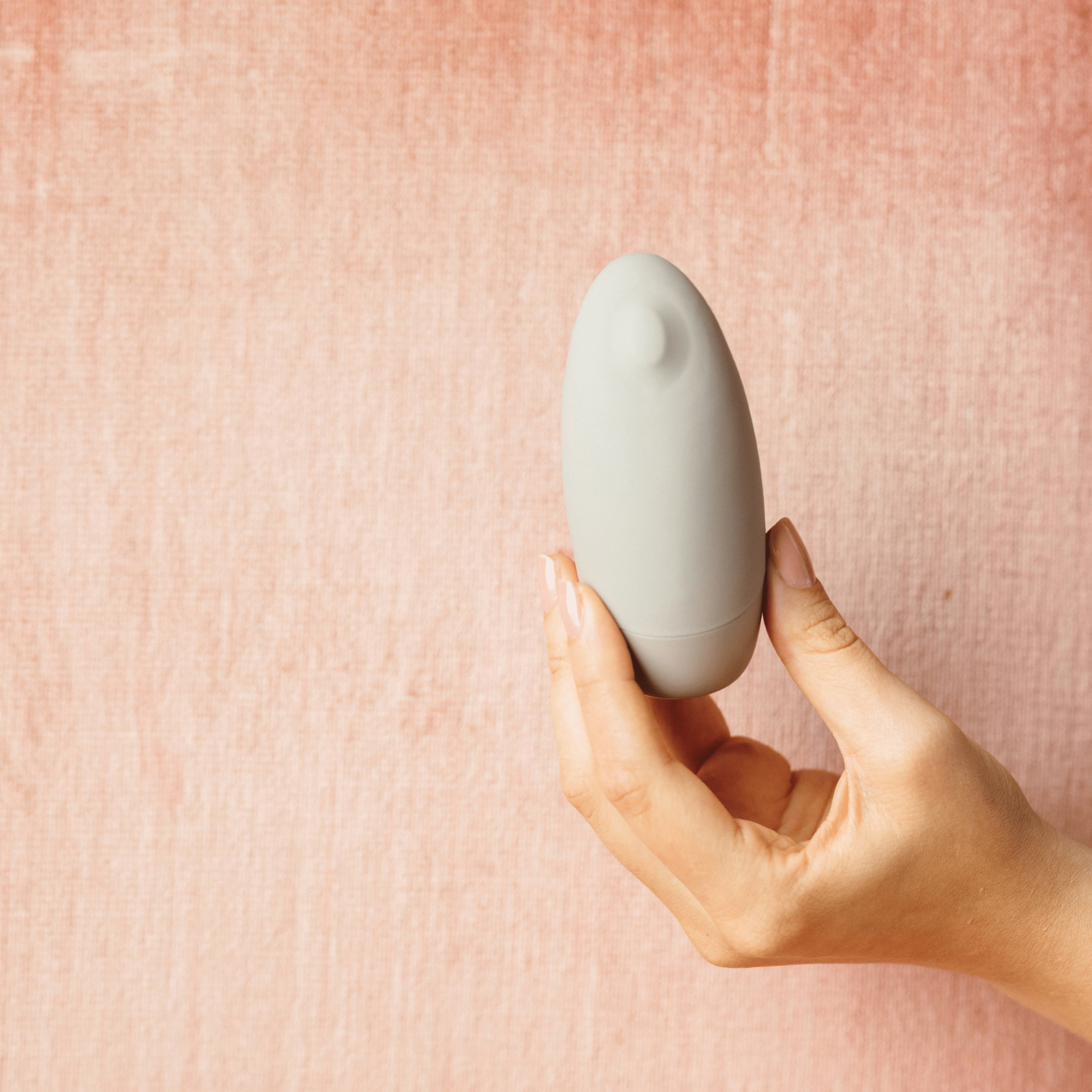 Lora DiCarlo Carezza - A Revolutionary Clitoral Stimulator with PercussionTouch™ Technology